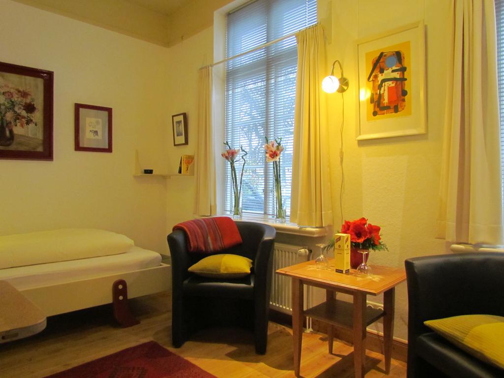 Apartments im Froschhaus mit Frühstücksküchen Friedrichstadt Habitación foto
